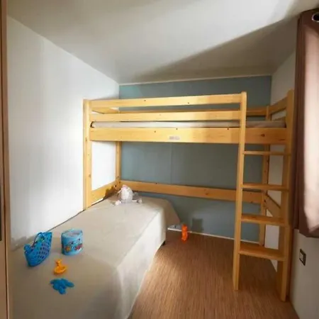 Chalet 3 Etoiles - Piscine - Eehfhf Кемпинг Вик-ла-Гардьоль